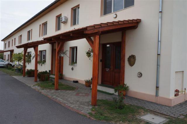 Vila Zoppas Inn Sînnicolau Mare Exterior foto